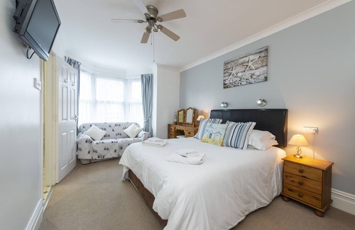 Weymouth Bed & Breakfast | The Pebbles - B&B