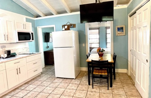 Key Largo Hotel | The Pelican Key Largo Cottages