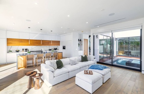 Venice House | The Penmar Retreat - Luxurious resort-style oasis