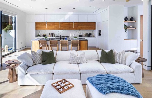 Venice House | The Penmar Retreat - Luxurious resort-style oasis