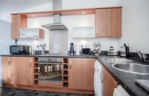 Llanelli Apartment | The Penthouse - 3 Bedroom Apartment - Llanelli