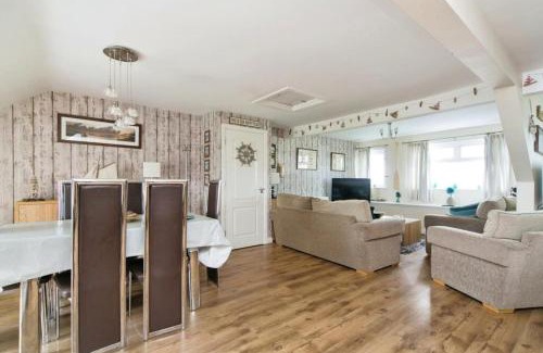 Trearddur Bay Apartment | The Penthouse at Beach Court