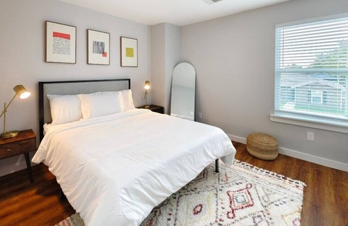 Northeast Houston House | The Perfect Houston Getaway! 3 BDR Sleeps 6, Pet Friendly, 15 Min to Downtown