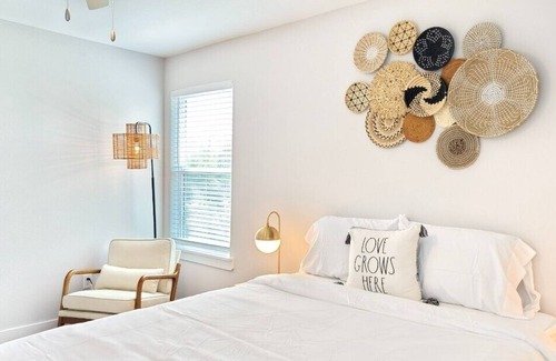 Northeast Houston House | The Perfect Houston Getaway! 3 BDR Sleeps 6, Pet Friendly, 15 Min to Downtown