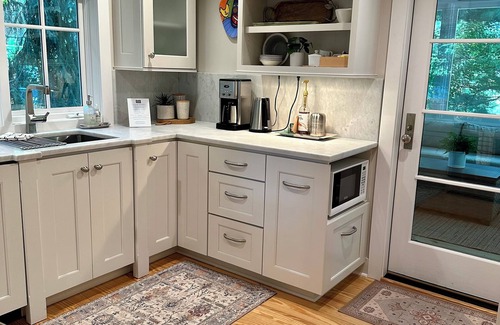 Douglas House | The perfect location! The Postcard Cottage in the heart of downtown Douglas.