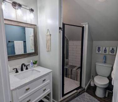 Pinetop House | The Perfect Pair, Cozy Cottage Lakeside & Hillside Hangout for Large Groups