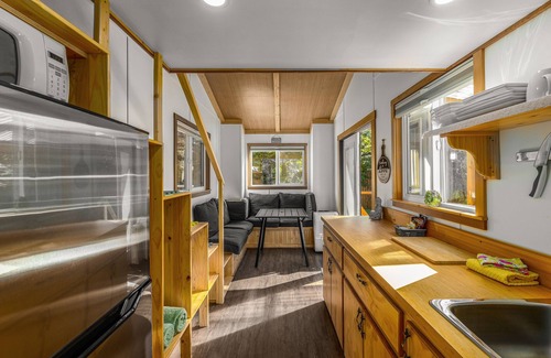 Regional District of Nanaimo House | The perfect Vancouver Island experience beside Nanaimo’s #1 lake!