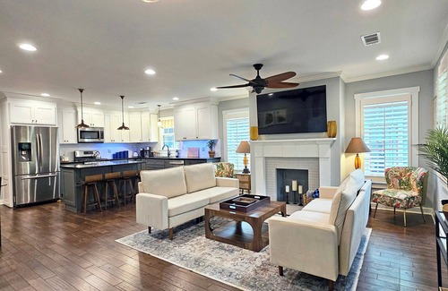 East Side House | The Piña Colada; Cozy & Spacious, 3BR/3Full Bath Home in Grant Park/Atlanta!