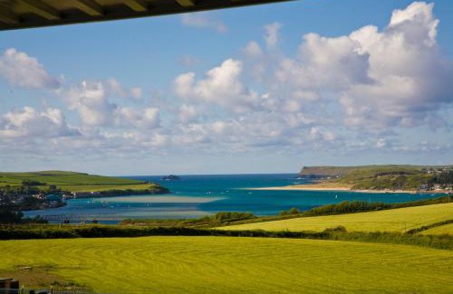 Wadebridge Hotel | The Pickwick Inn & Oliver's Restaurant