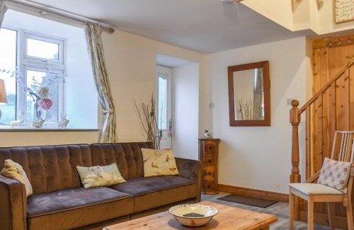 Longnor House | The Piglet