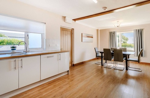Haverfordwest House | THE PINES, pet friendly, with hot tub in Roch