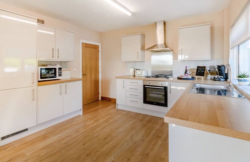 Haverfordwest House | THE PINES, pet friendly, with hot tub in Roch