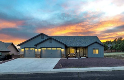 Williams House | The Pines & Putters Retreat