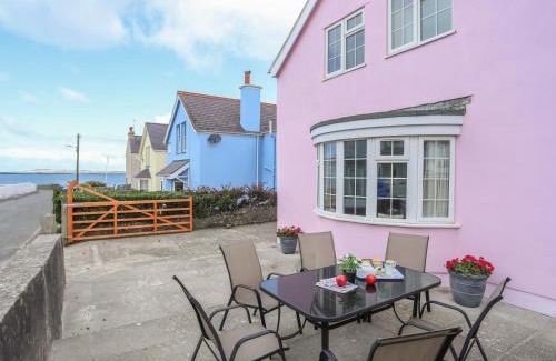 Rhosneigr House | The Pink House