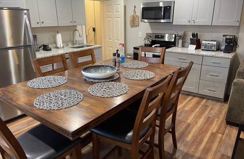 Hampton Apartment | The Pink House on L Street -aka/KEY EAST!
