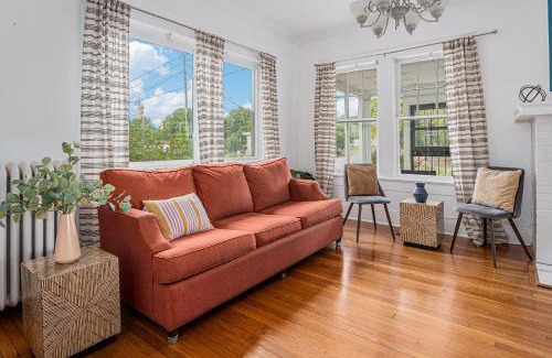 Glen Iris House | The Pinnacle at UAB - Southern Charm - Sleeps 15