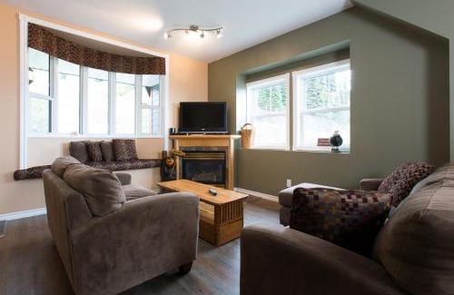 Silver Star Mountain Apartment | The Pinnacles Suites & Townhomes