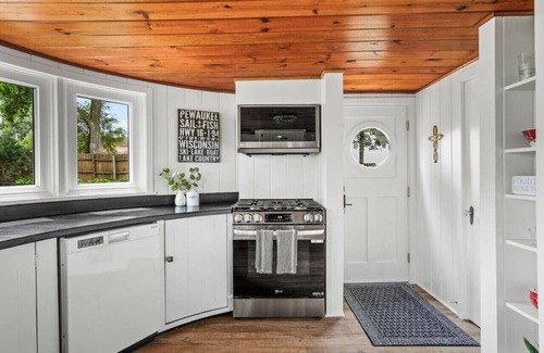 Pewaukee House | The Pirate Ship House on Pewaukee Lake