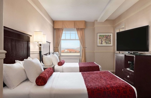 City Centre Hotel | The Plaza Hotel Downtown, Trademark Collection by Wyndham