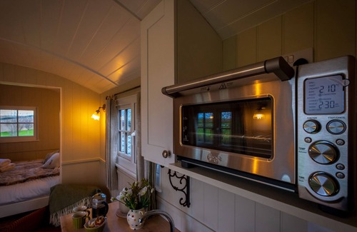 Roosebeck Cottage | The Pleasant Hut at Mountpleasant Farm
