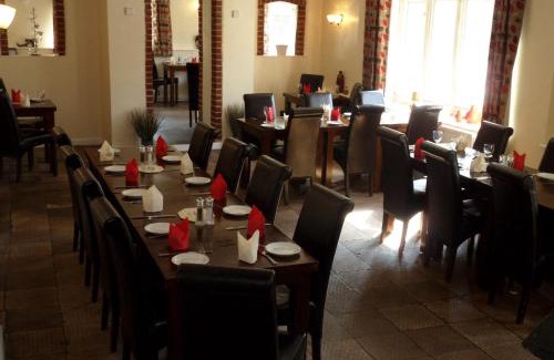 Dorchester Hotel | The Poachers Inn