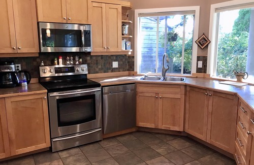 Regional District of Nanaimo House | The Point House: Oceanfront Home
