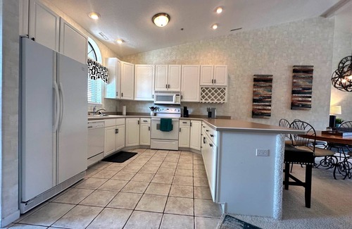 Osage Beach Condo | The Pointe at Lazy Days