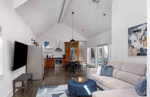 North Charleston House | The Polygon/Park Circle/Pet Friendly