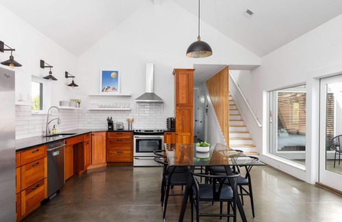 North Charleston House | The Polygon/Park Circle/Pet Friendly