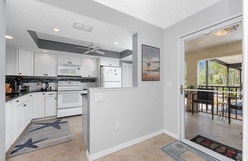 Englewood Apartment | The Pond at Pine Hollow
