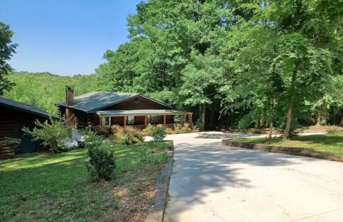 Cadiz House | The Ponderosa - 2 Story, 3 bedroom, 2 bath & den