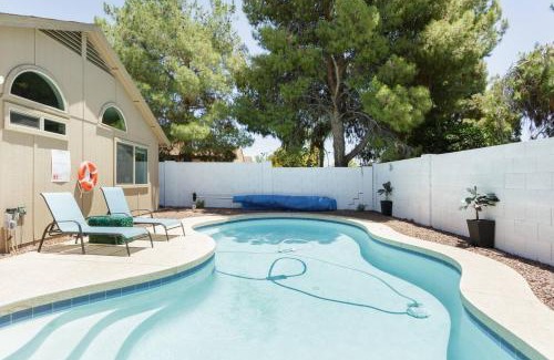 Paradise Valley Village House | The "pool Cottage" Upgraded Home Free Heated Pool