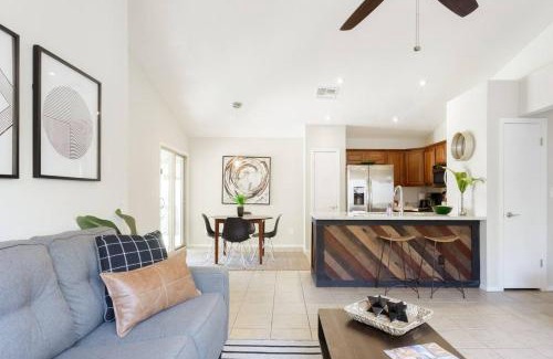 Paradise Valley Village House | The "pool Cottage" Upgraded Home Free Heated Pool