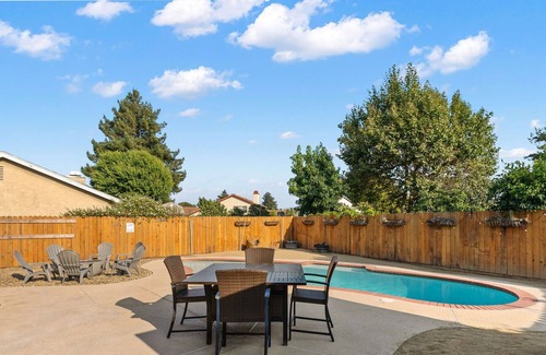 American Canyon House | The Pool House in Napa Valley! Sleeps 12! Pets ok!