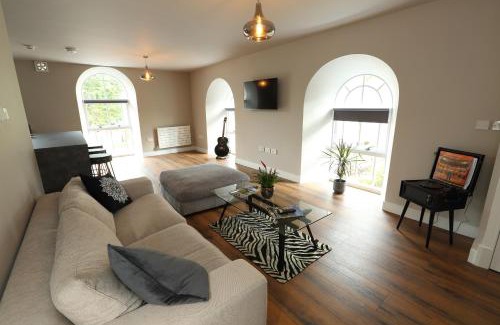 Dyserth Apartment | The Poppy Fields Abode