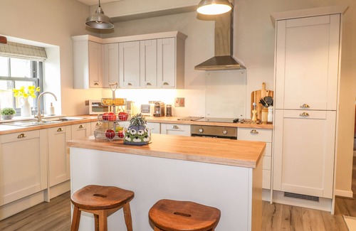Newport Cottage | THE POTTERY, family friendly in Newport, Pembrokeshire