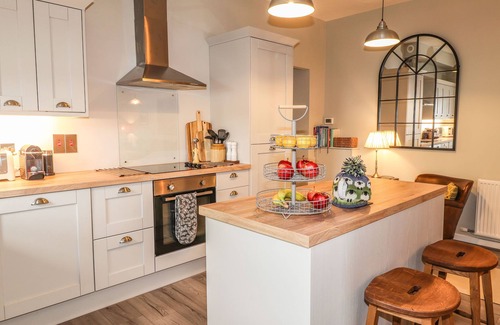 Newport Cottage | THE POTTERY, family friendly in Newport, Pembrokeshire