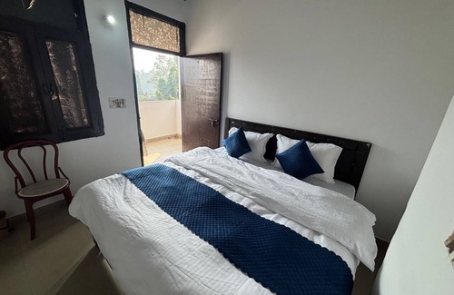 Hauz Khas Village House | The Prime Palace