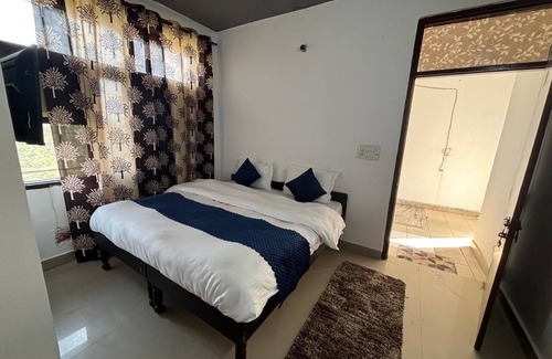 Hauz Khas Village House | The Prime Palace