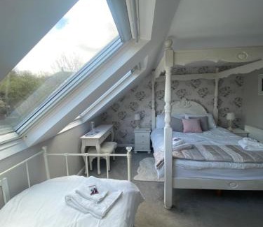 Glastonbury House | The Prophecy of Light Retreat
