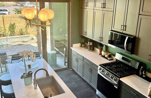Biloxi House | The Pullman House #822 - Downtown Townhouse with Pool