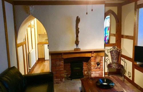 Glastonbury House | The Rabbit Hole