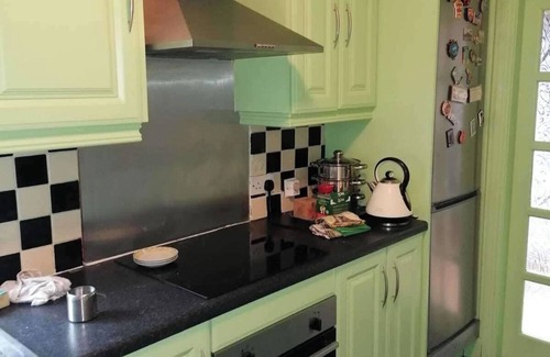 Moate House | The Railway Lodge - 4 Bedrooms, Sleeps 11, Pets Ok