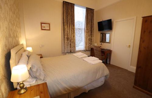 Scarborough Bed & Breakfast | The Raincliffe Hotel
