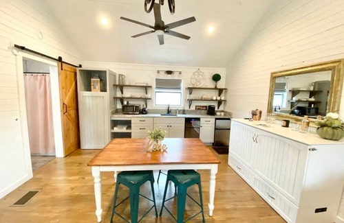 Fredericksburg Cabin | The Ranch@Fredericksburg - Magnolia Cottage - 1BD/1BA
