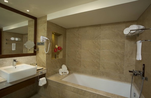 Kozhikode Hotel | The Raviz Calicut