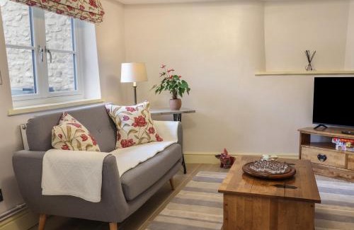 Honiton House | The Reading Room
