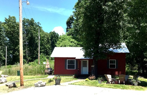 Marble Falls Cabin | The Red Cabin Located in the Beautiful Upper Buffalo River Country. Great Place!