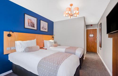 Cosham Hotel | The Red Lion by Innkeeper's Collection