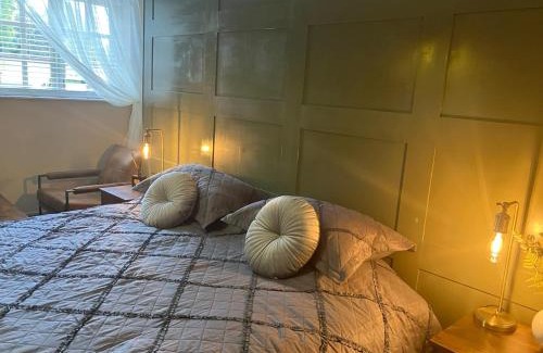 Betchworth Hotel | The Red Lion & Cellar Room, Betchworth